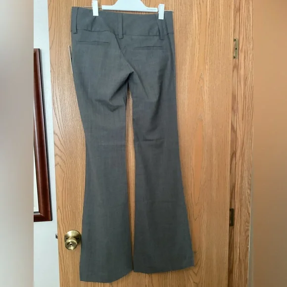 Alice & Olivia NWT dress pants - Picture 2 of 4